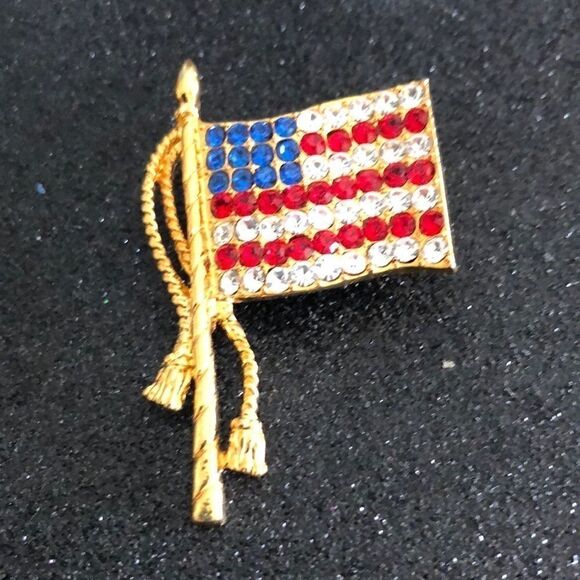American Flag Pin Brooch Gold Rhinestones OTC‎ - Picture 1 of 4